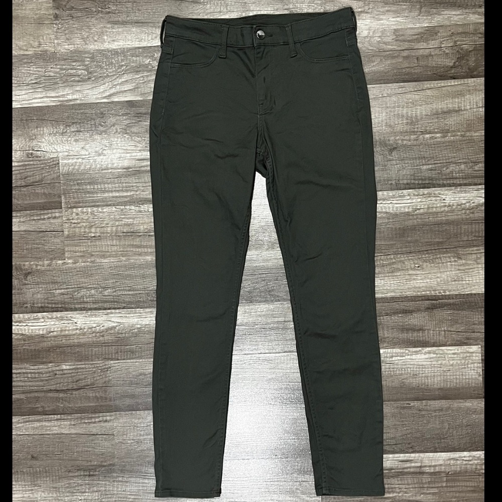 H&M skinny. Size 26. Green Color